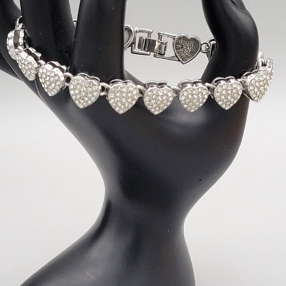 White Crystal Heart Link Bracelet Silver Tone Metal Fold Over Close Fits 7"